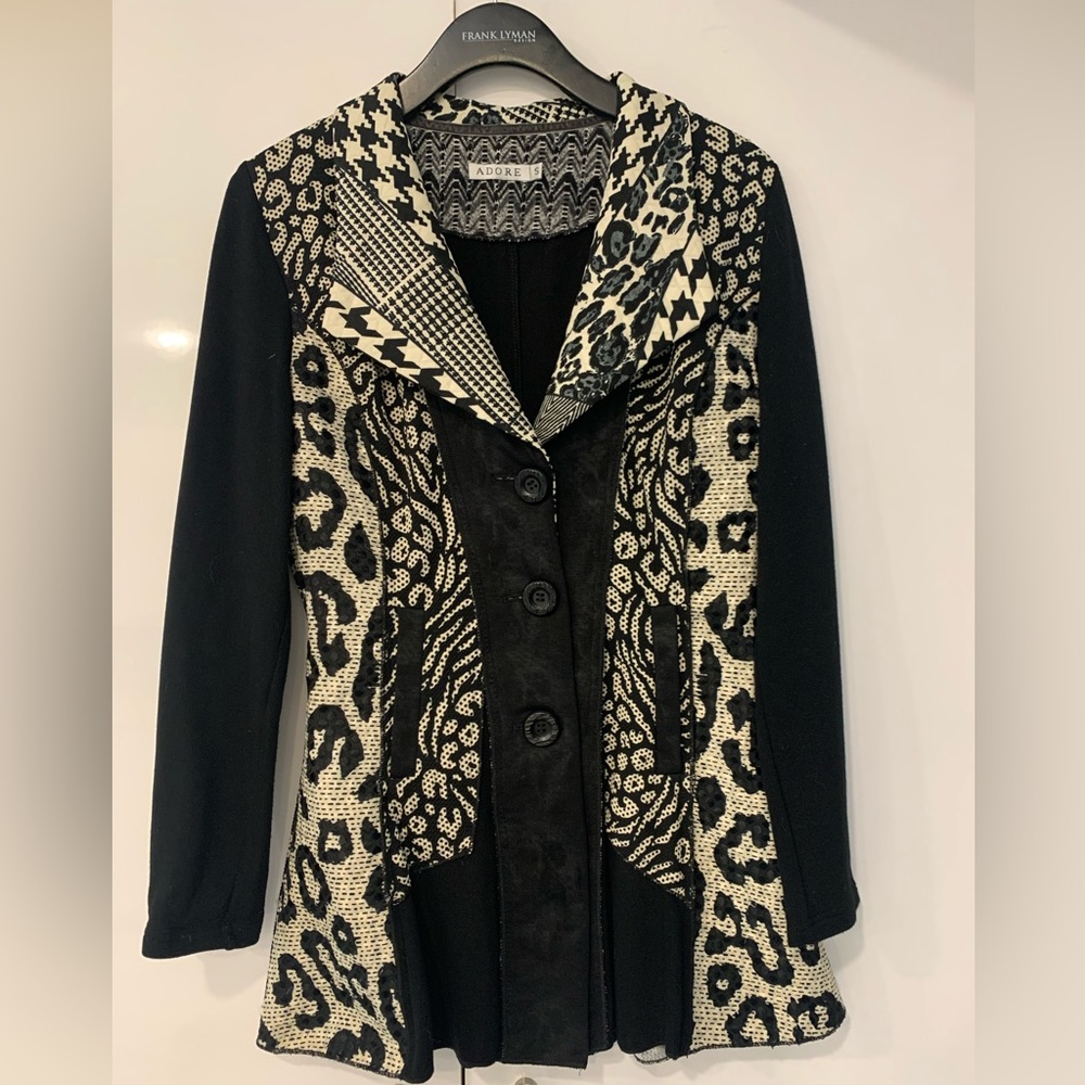 Adore- 3 button fitted jacket !